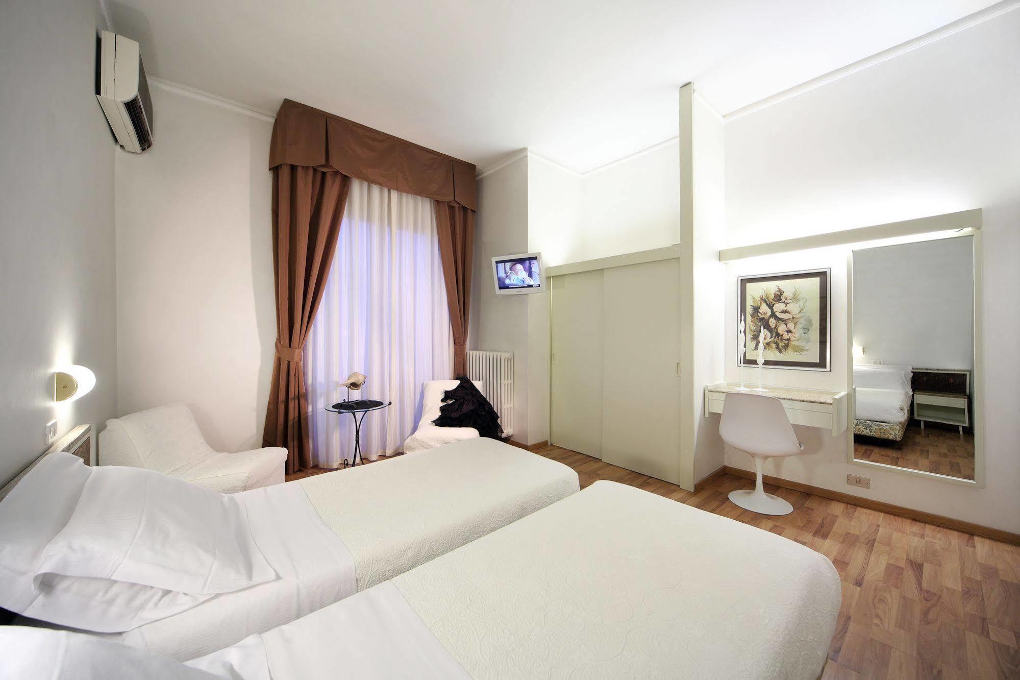Hotel Rosabianca Rimini Exterior foto